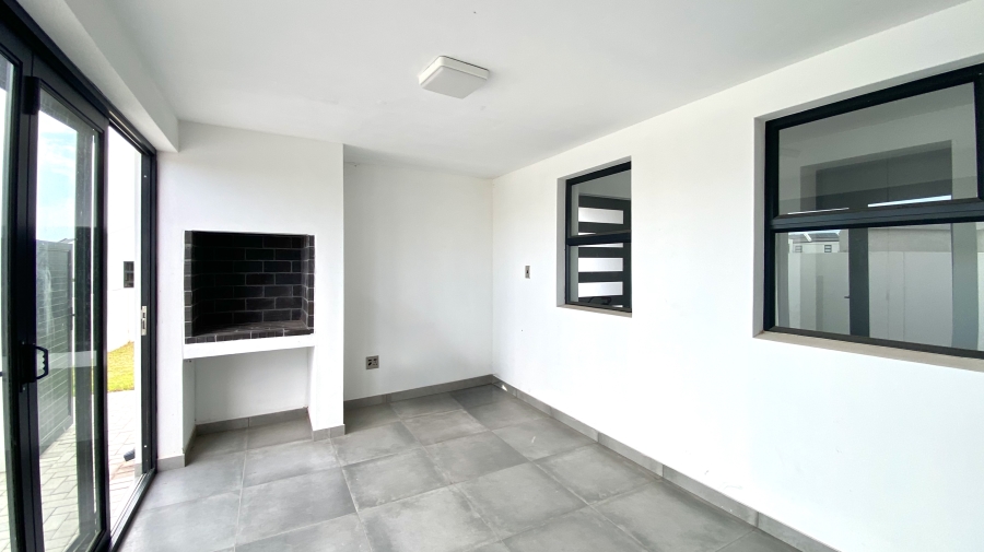 4 Bedroom Property for Sale in Shelley Point Western Cape